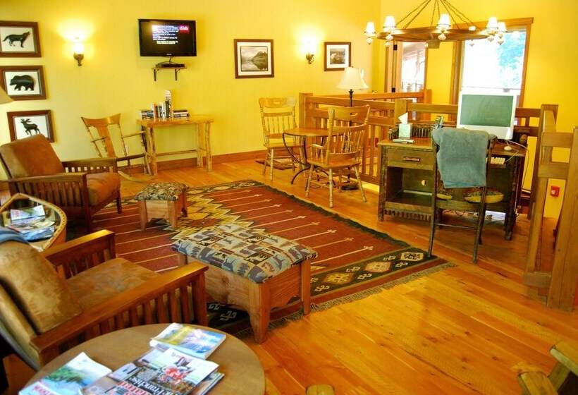 ホテル Glacier Guides Lodge