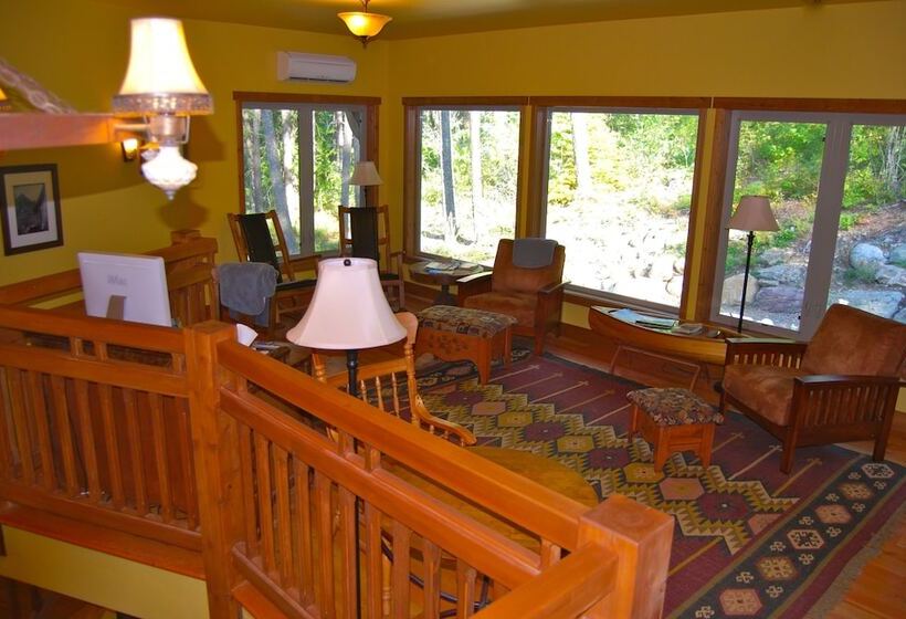 ホテル Glacier Guides Lodge