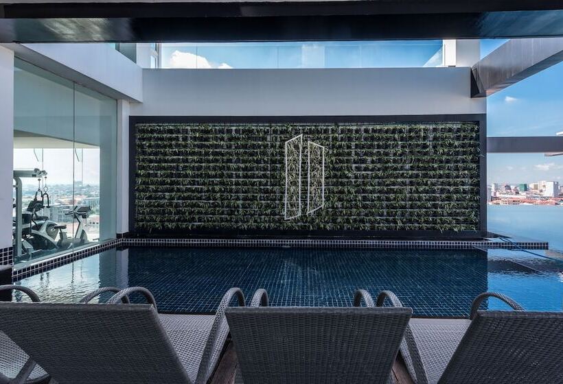 בית מלון כפרי Naki Suites @ Silvertown