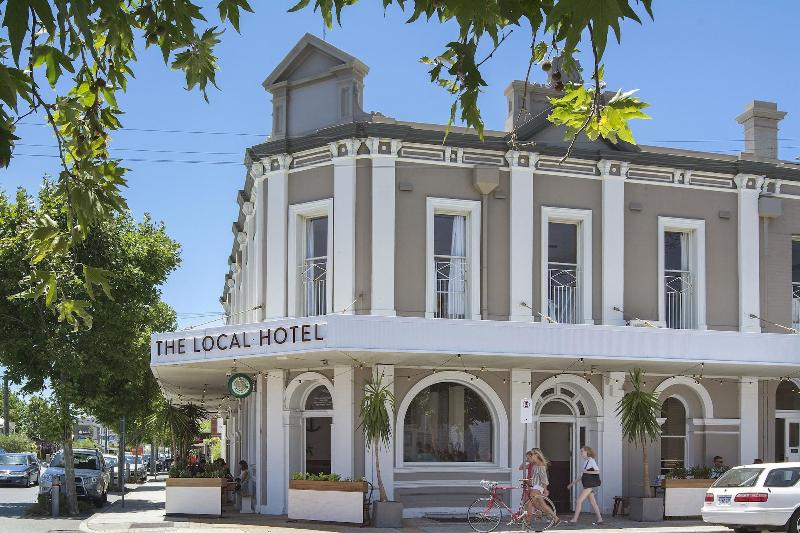בית מלון כפרי The Local