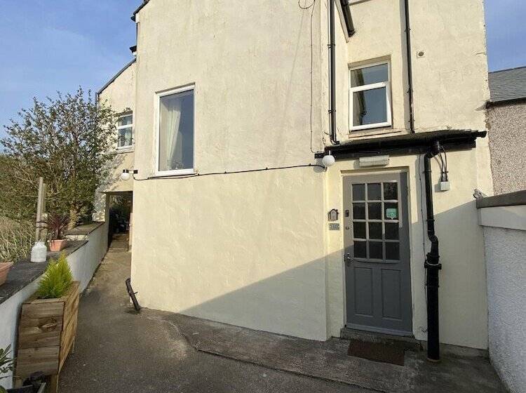 膳宿费 Number 19 Guest House   4 Miles From Barrow In Furness   1 Mile From Safari Zoo