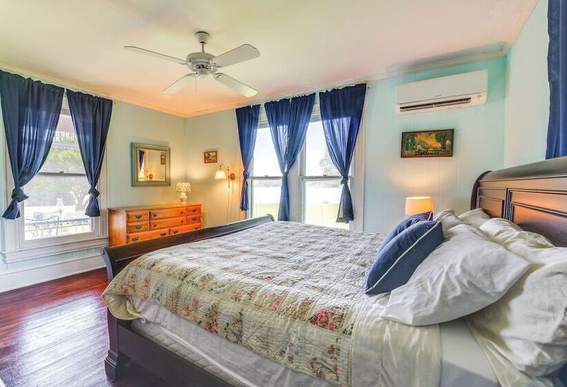 Bayfront Heathsville Home W/ Crabbing Pier!