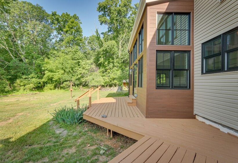 Bright Bluemont Home W/ On Site Pond & Mtn Views!