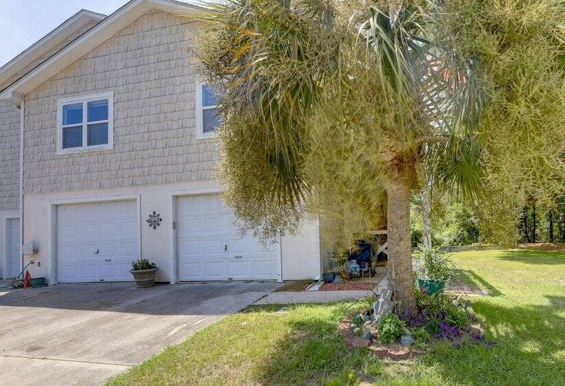 Charming Emerald Isle Escape < 1 Mi To Beach!