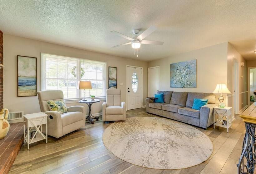 Charming Jonesville Home W/ Grill   Near Wineries!
