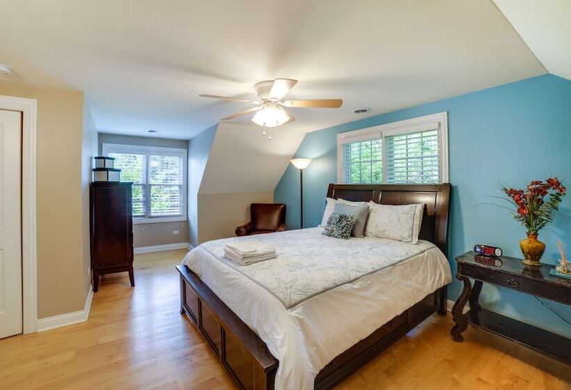 Steps To Lake Michigan Beach: Gary Vacation Rental