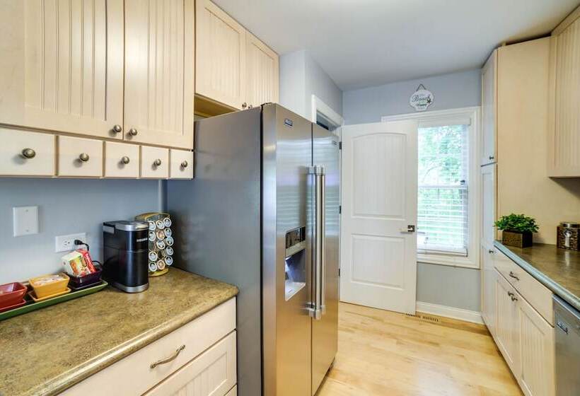 Steps To Lake Michigan Beach: Gary Vacation Rental