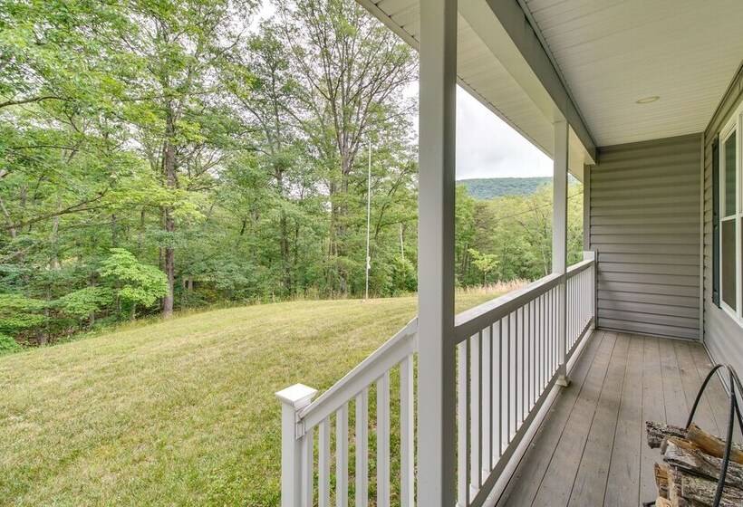 Cozy Home In Star Tannery W/ Private Backyard!