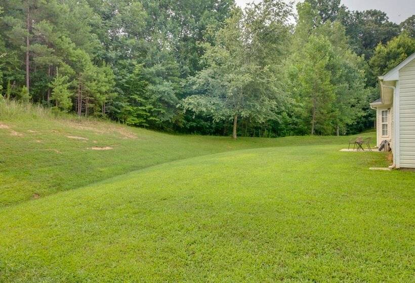 Cozy North Carolina Abode   Minutes From Downtown!