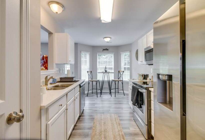 Cozy North Carolina Abode   Minutes From Downtown!