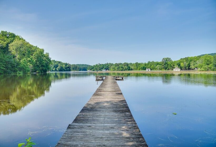 Guntersville Lake House: Dock & Boat Ramp Access!