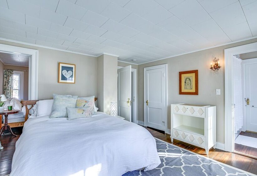 Historic Poughkeepsie Home Near Arlington & Vassar