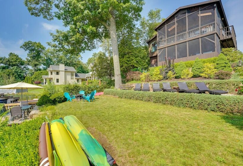 Lakefront Queensbury Home: Kayaks + Boat Dock