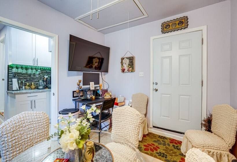 Lush Vallejo Cottage   20 Mi To Napa Wineries