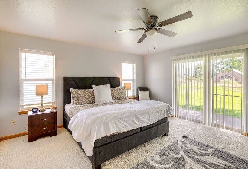 Montrose Retreat W/ Stunning Mountain Views!