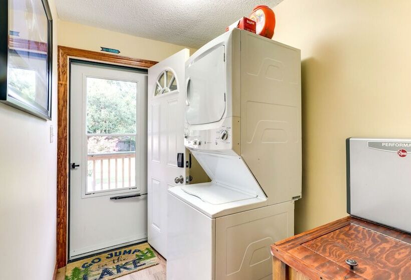 Multi Level Bonneau Cabin: Walk To Lake!