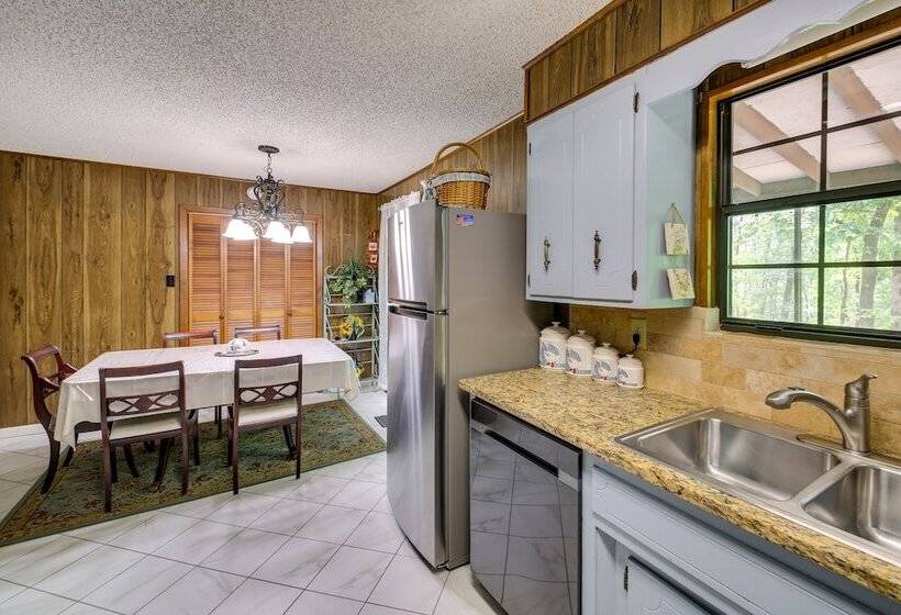 Peaceful Cabin: 3 Mi To Hot Springs National Park!