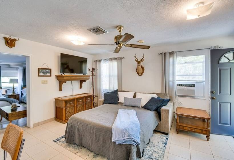 Pet Friendly Fort Mccoy Cabin W/ Fire Pit!