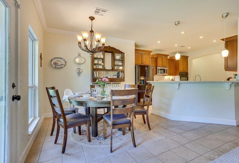 Quaint Noble Home: 6 Mi To University Of Oklahoma!