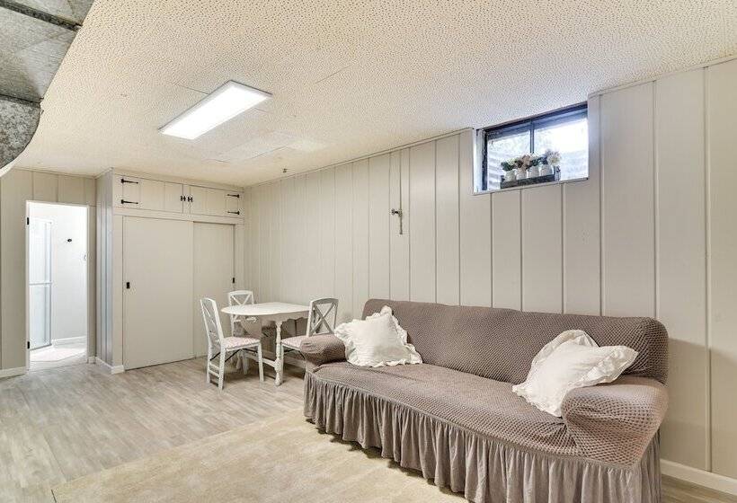 Serene Forest Grove Home W/ Deck & Stunning Views!