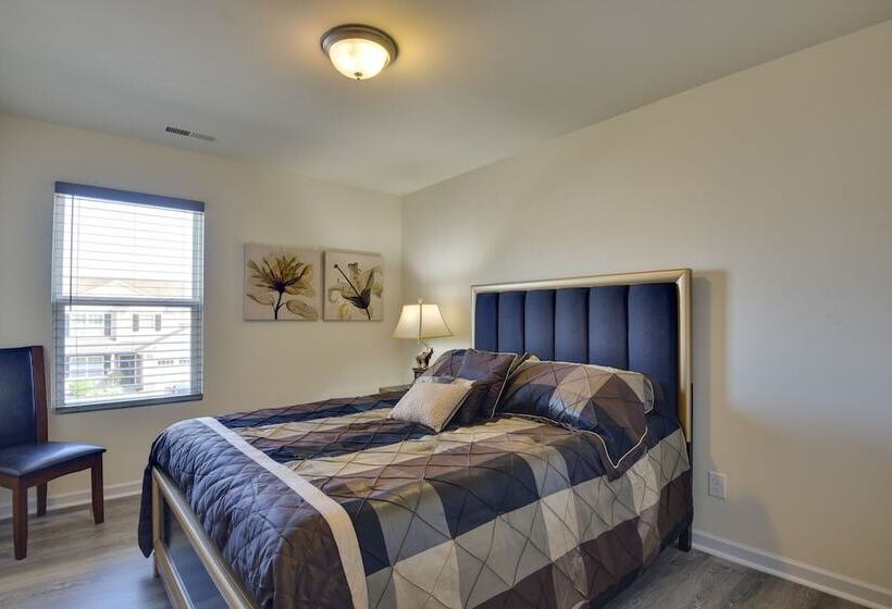 Spacious Gastonia Home W/ Pool Access!