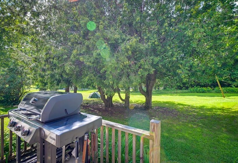 Springvale Farm: Freedom Home With Hiking Trail!