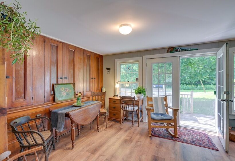 Springvale Farm: Freedom Home With Hiking Trail!