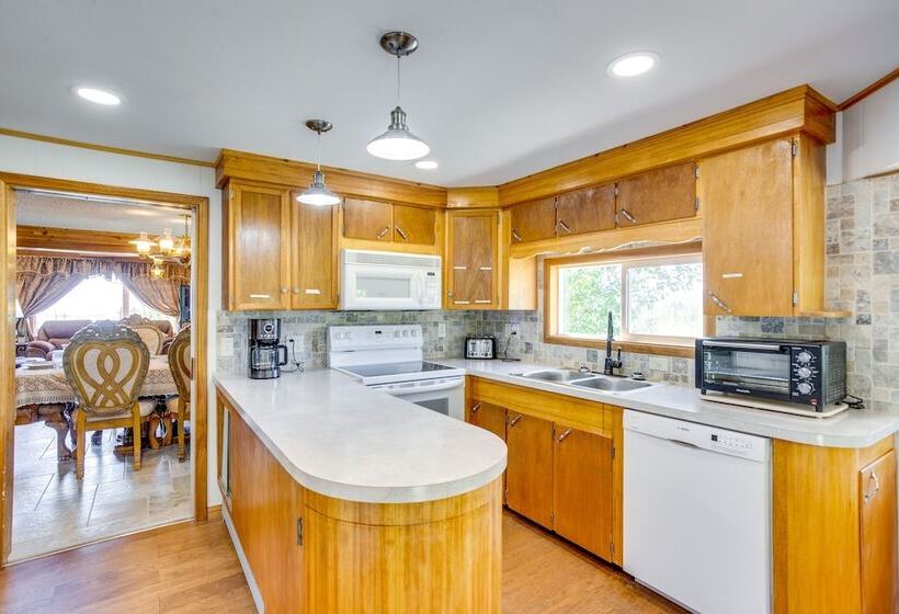 Sunny Cedaredge Home W/ Mtn Views   Hike & Fish!