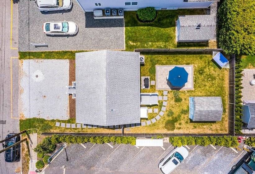 Beautiful Cape May Cottage: Walk To Beach & Mall!