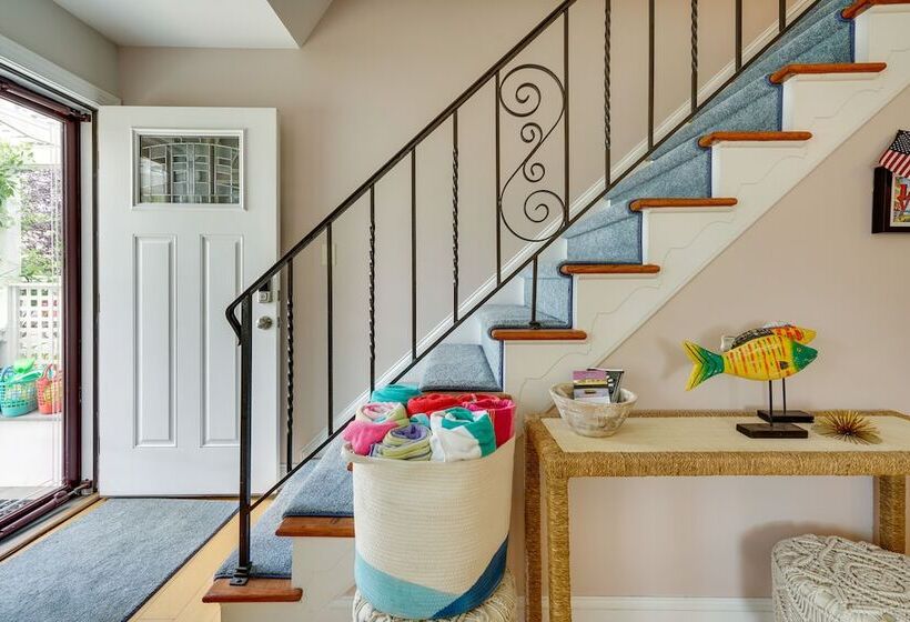 Charming + Updated Villas Home W/ Backyard!