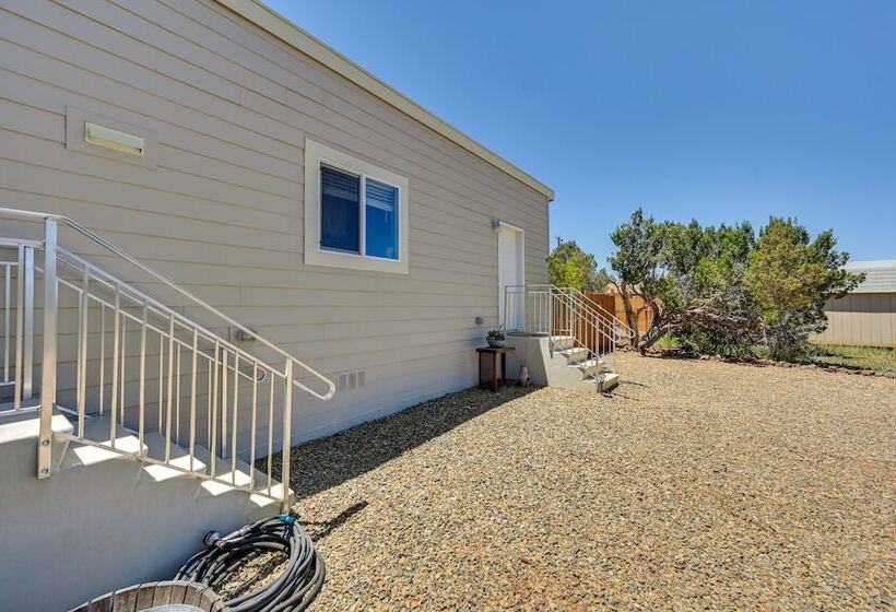 Williams Retreat W/ Patio Oasis & Mountain Views