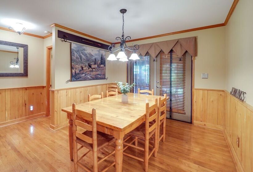 7 Mi To Beech Mountain Skiing: Home W/ Fire Pit