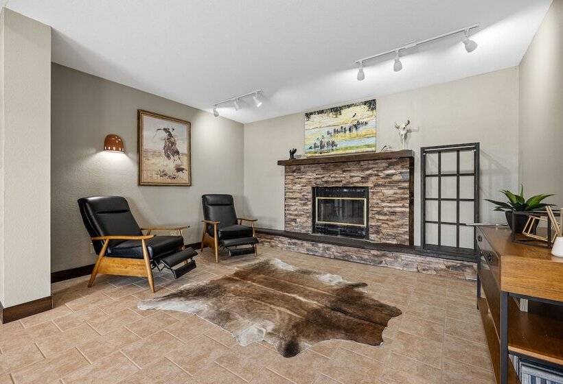 فندق ريفى Cheyenne River Ranch With Hot Tub