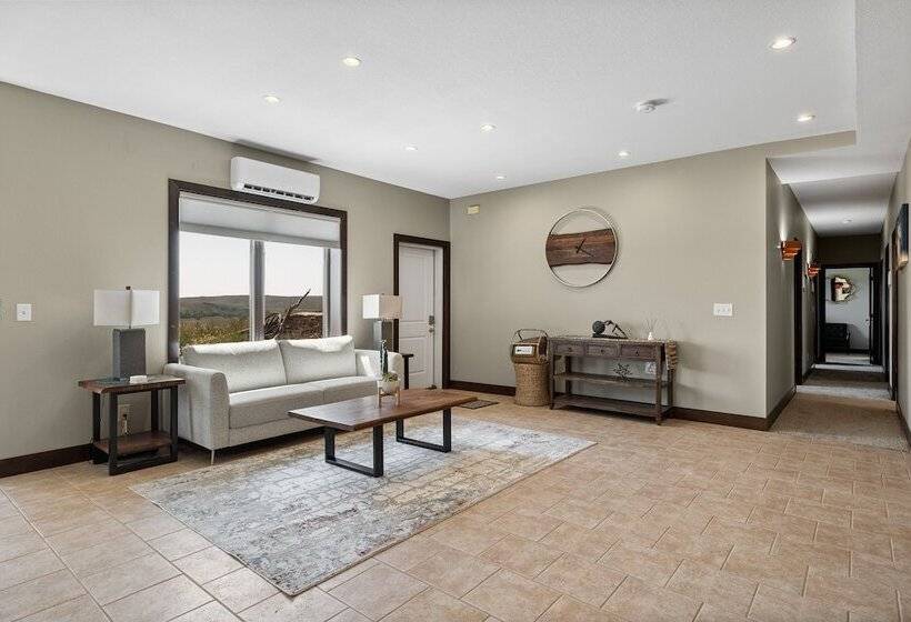 فندق ريفى Cheyenne River Ranch With Hot Tub