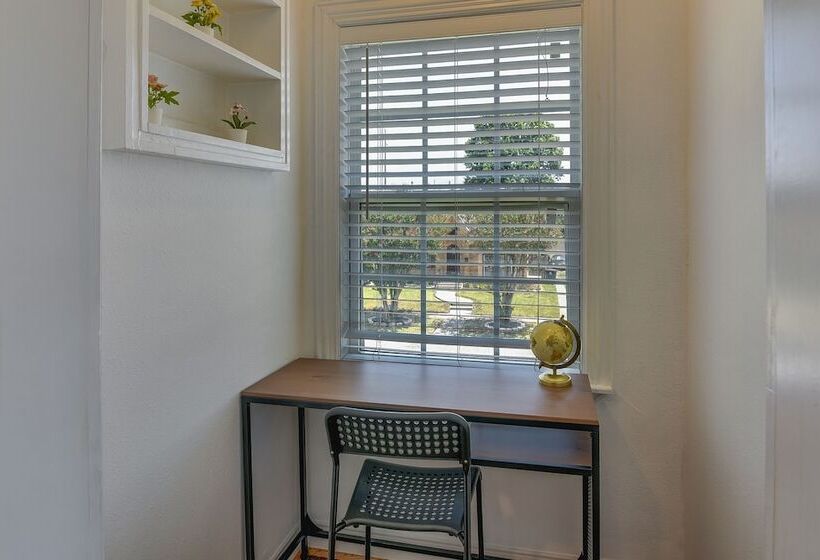 Quaint Houston Hideaway   3 Mi To Downtown!