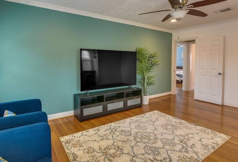 Quaint Houston Hideaway   3 Mi To Downtown!