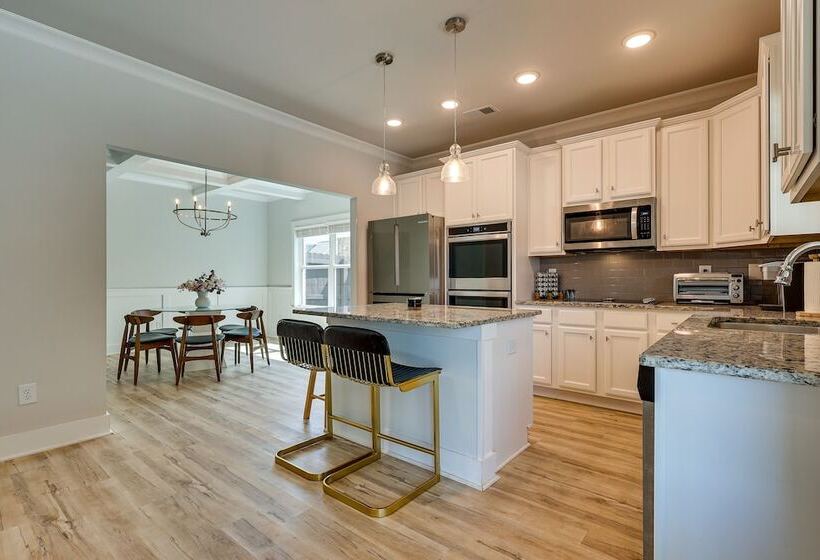 Huntsville Oasis W/ Basketball Court & Patio!