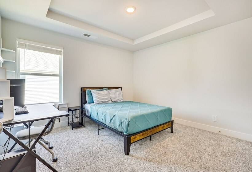 Huntsville Oasis W/ Basketball Court & Patio!