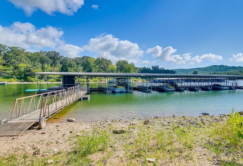 Lakefront Haven: Boat Slip, Deck & Community Pool!