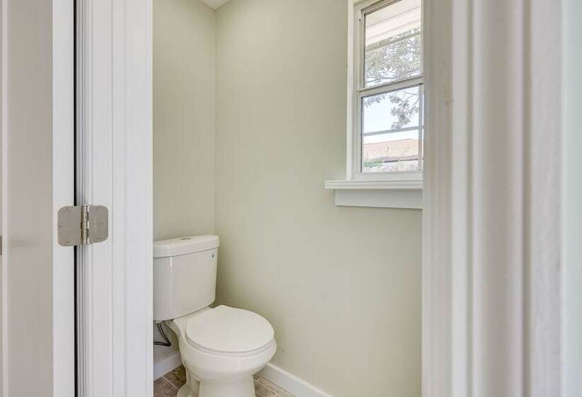 Modern Coastal Home W/ Pool: Mins To Beach & Mayo!