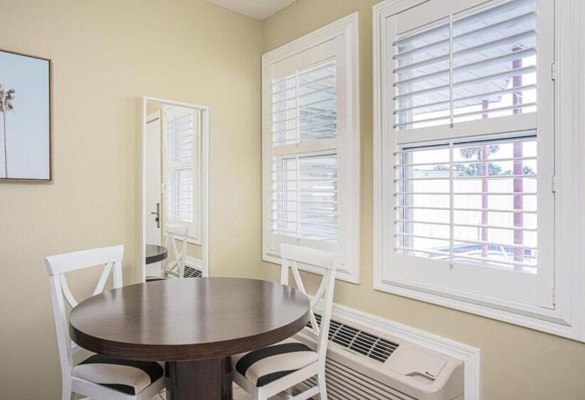 Мотель The Local   St. Augustine