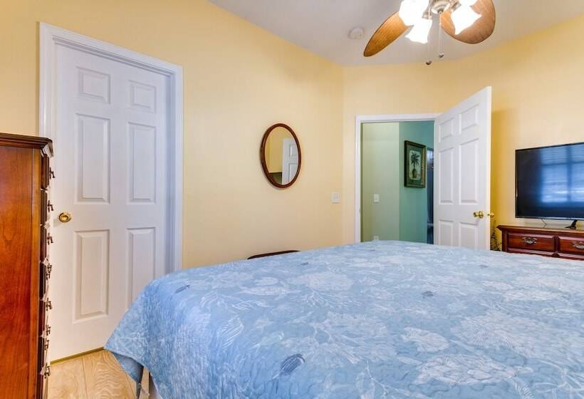 4 Mi To Beach: Navarre Retreat W/ Screened Porch!