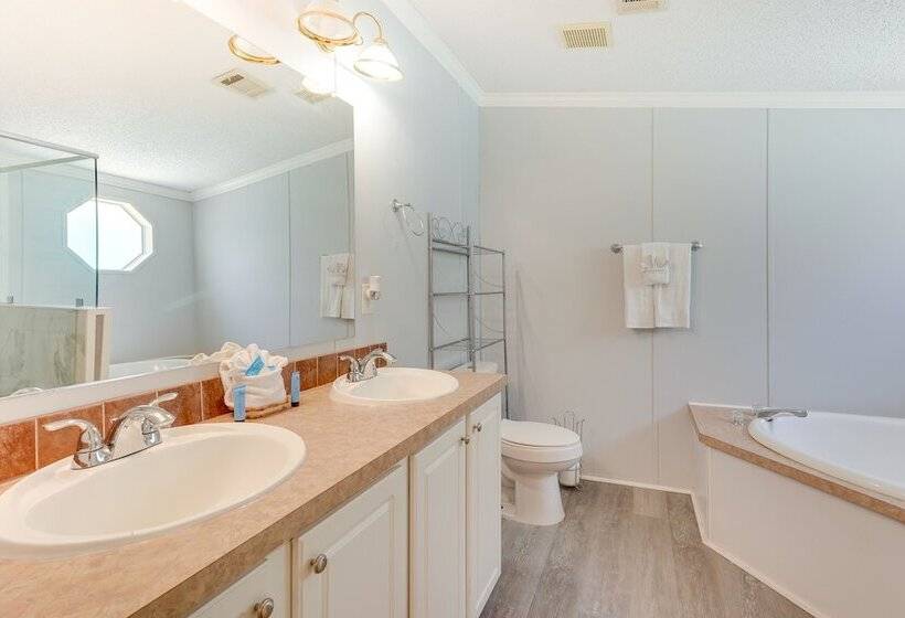 Panama City Home W/ Private Pool, Walk To Beaches!