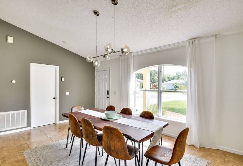 Lanai & Fire Pit: Peaceful Palm Coast Home!