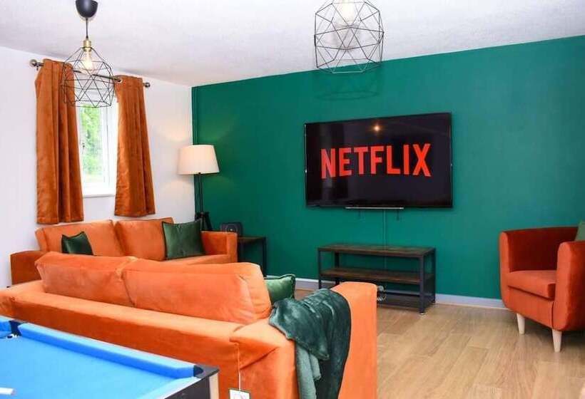 اقامتگاه Amazing 4br Near Hospital, Free Parking, Sleeps 10