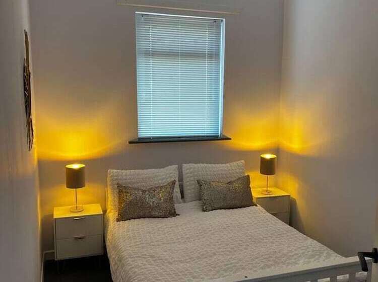 إقامة Immaculate Sea View 4 Bed House In Portstewart