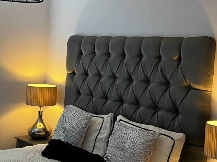 إقامة Immaculate Sea View 4 Bed House In Portstewart