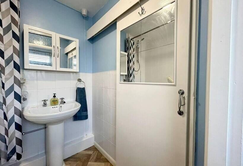 إقامة Jonsib Cottage   A Home Away From Home