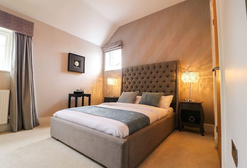 住所  Northumberland Luxury Stays   The Chivits