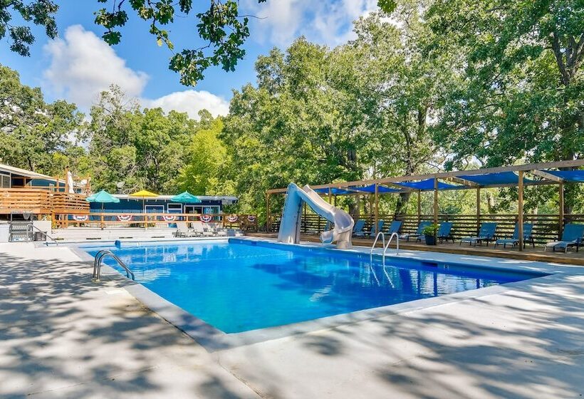 Serene Kimberling City Retreat W/ Boat Dock & Slip